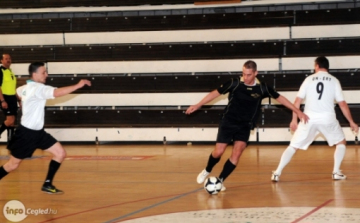 Veretlen nyeretlenek...