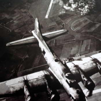 Bombatámadás Cegléden