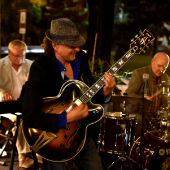 Dobmúzeum Trió a Szindbád teraszán