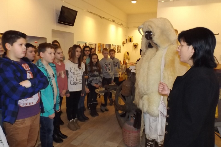 Busójáráson a Várkonyi iskolások