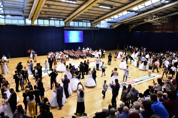 Várkonyi István Általános Iskola -Táncgála