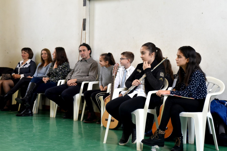 Hangszeres csalogató