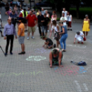 Demonstráció az éjszakai autóversenyzés ellen