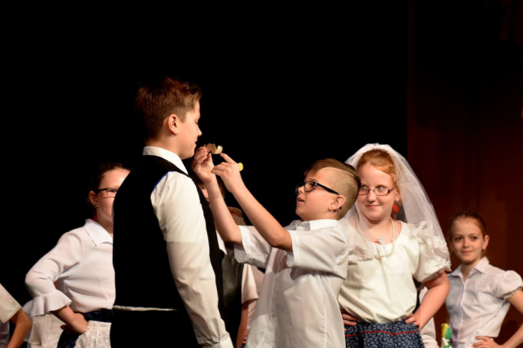 Alsós Táncsics est