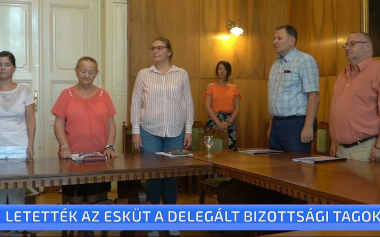 Letették az esküt a delegált bizottsági tagok