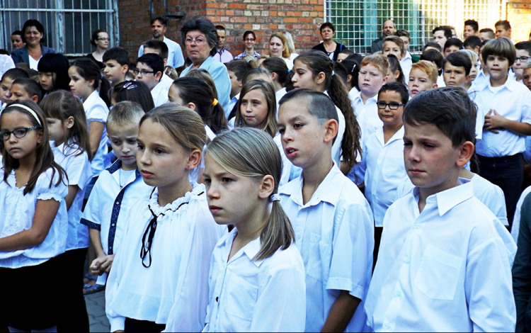Elkezdődött a tanév a Várkonyi iskolában