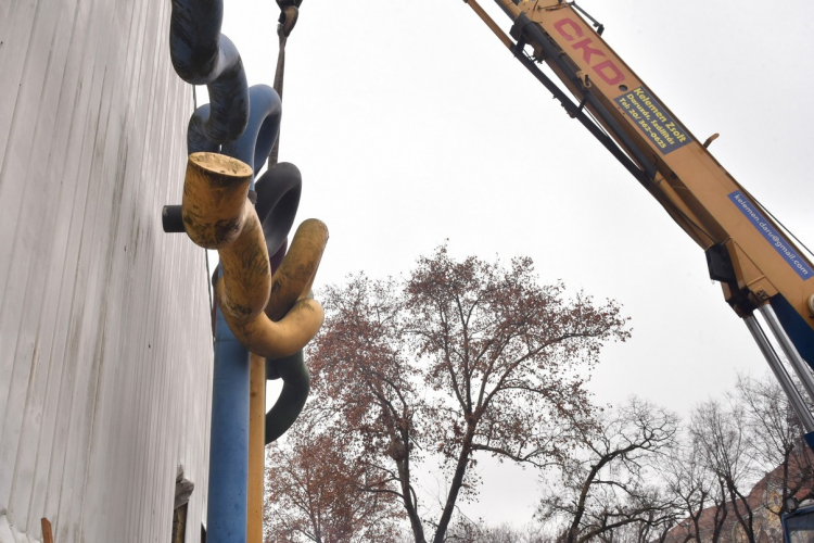 Lekerült az ötkarika sportcsarnokról