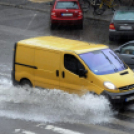 Senki sem úszta meg... 