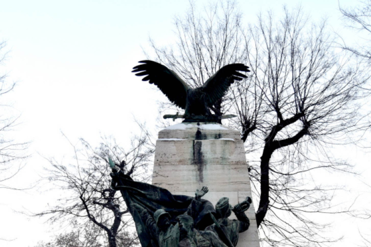 A doni áldozatokra, hősökre emlékeztek