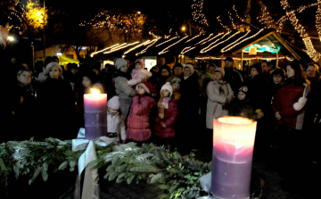 A második gyertyát is meggyújtották