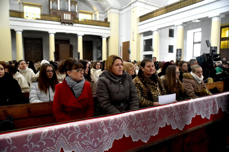 Együtt szaval a nemzet Cegléden