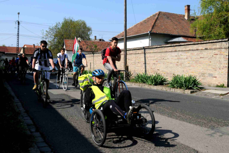 Kerékpártúra a Kutyakaparó Csárdához