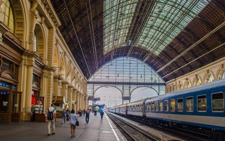 Korlátozásokkal indult meg a forgalom a Nyugati pályaudvaron