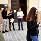 Éneklés a TV torony kilencedik emeletének teraszáról